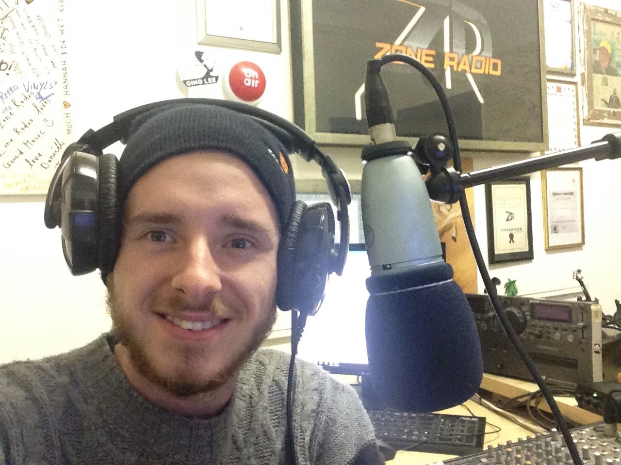 Is it disrespectful for whites to wear traditional African clothing?